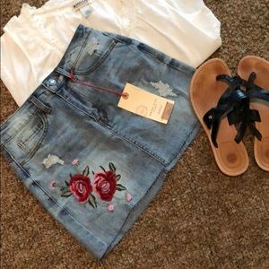 NWT-Angel Kiss Mini Skirt